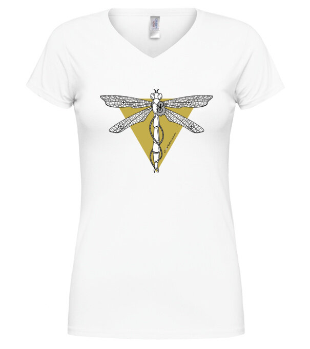  model  pe tricou