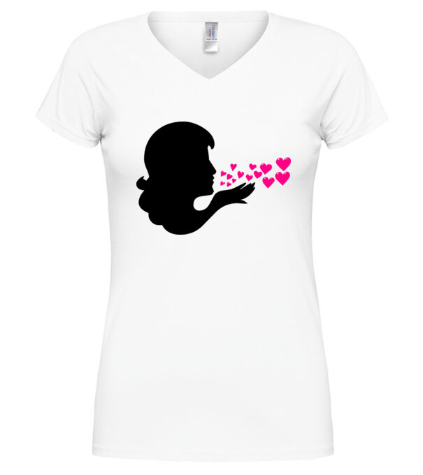  model  pe tricou