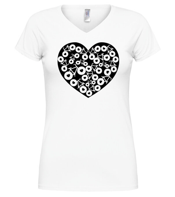  model  pe tricou