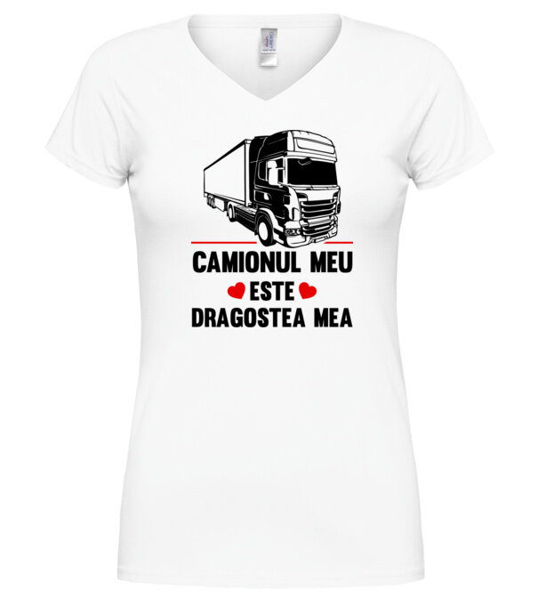  model  pe tricou