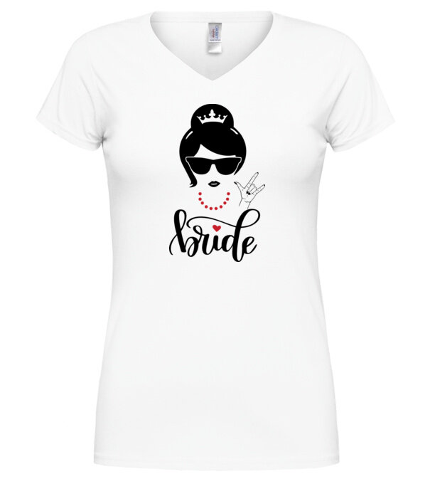  model  pe tricou
