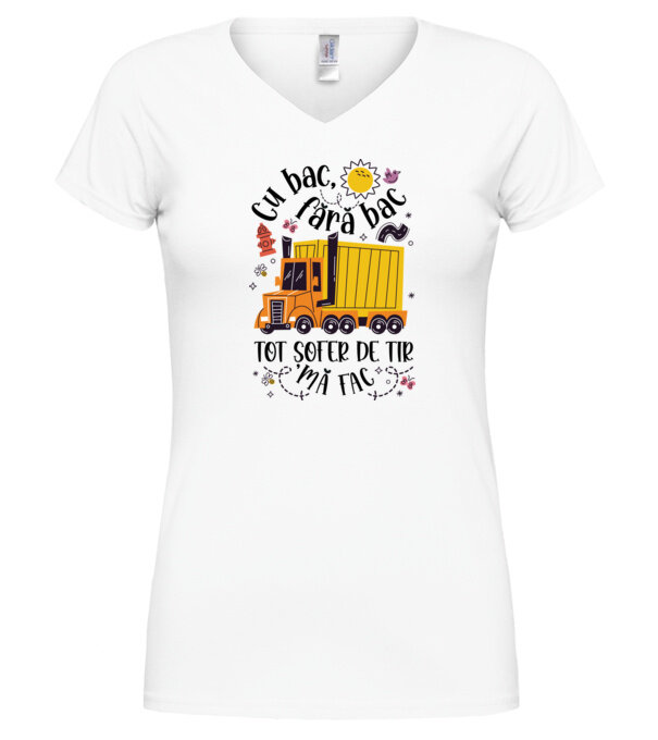  model  pe tricou