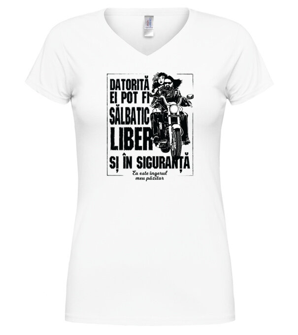  model  pe tricou