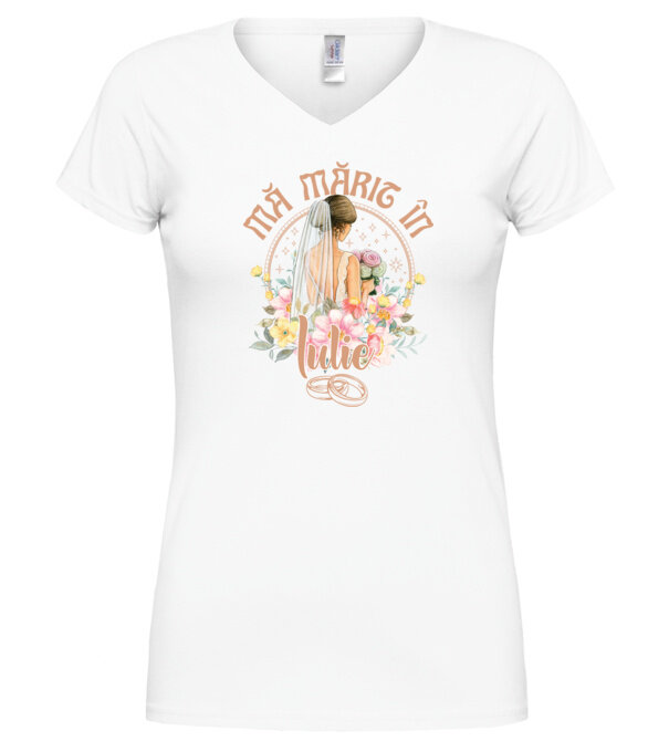  model  pe tricou