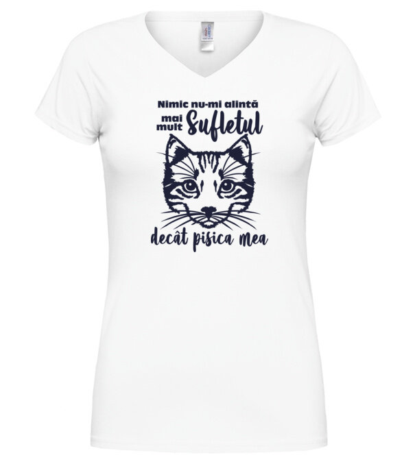  model  pe tricou