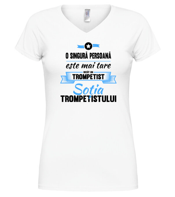 model  pe tricou