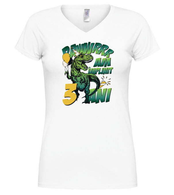  model  pe tricou