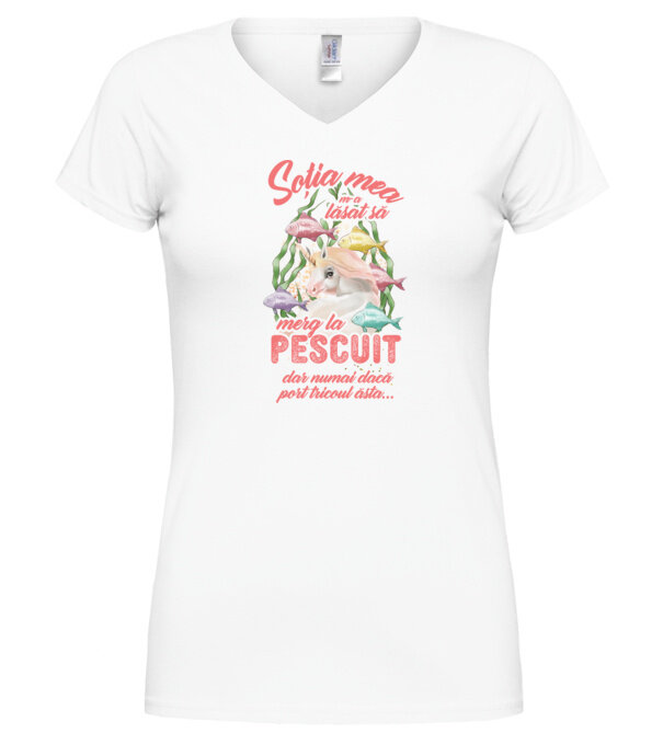  model  pe tricou