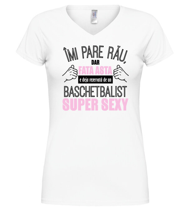  model  pe tricou