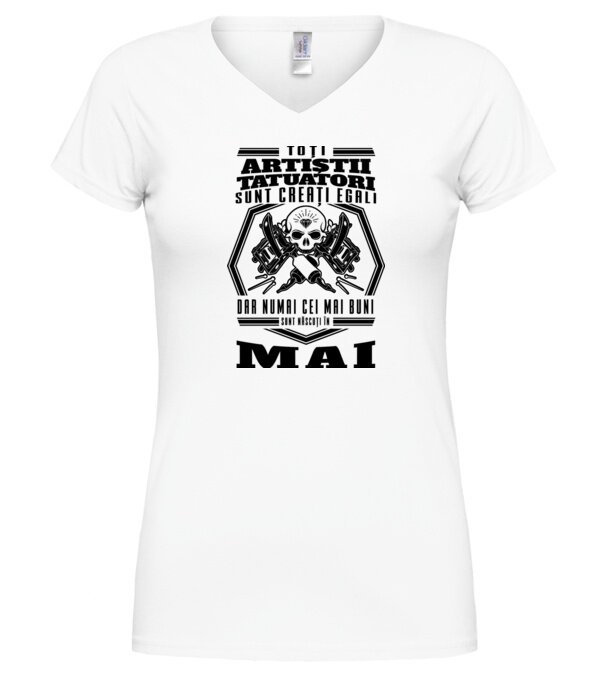  model  pe tricou