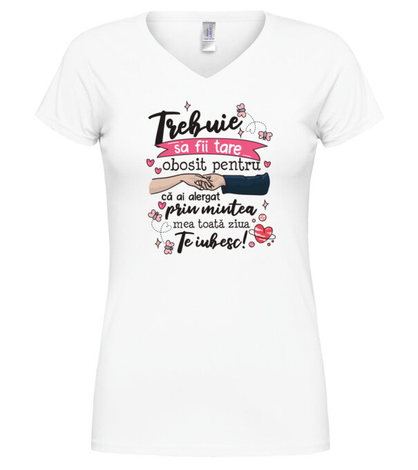  model  pe tricou