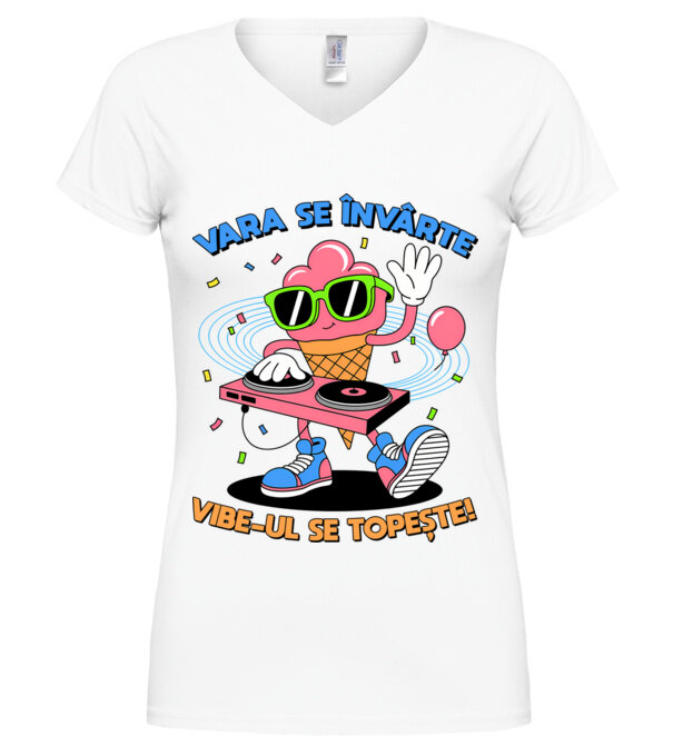  model  pe tricou