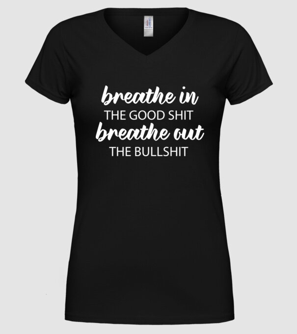 Inspiră model negru pe tricou