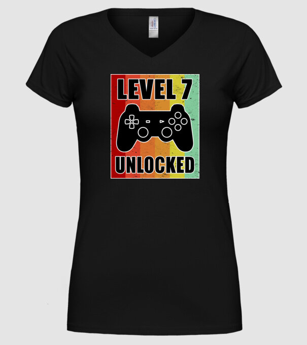 level 7 unlocked retro gamer model negru pe tricou
