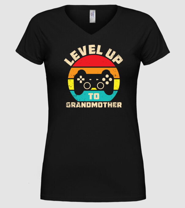 Level Up Grandmother model negru pe tricou