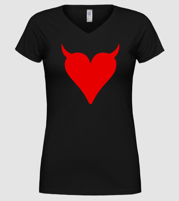 Inimă de diavol model negru pe tricou