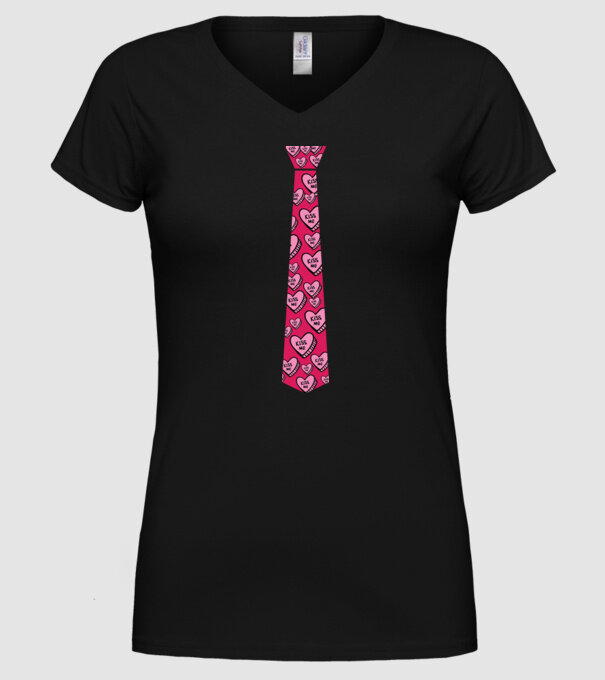 Cravată cu inimă model negru pe tricou