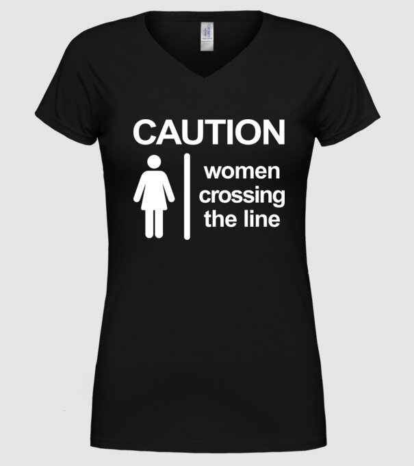Atenție, femeie care depășește barierele model negru pe tricou