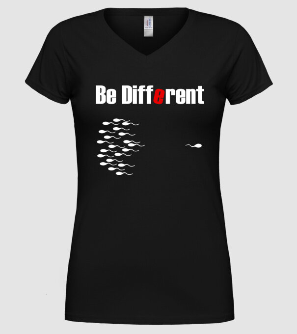 Be Different model negru pe tricou