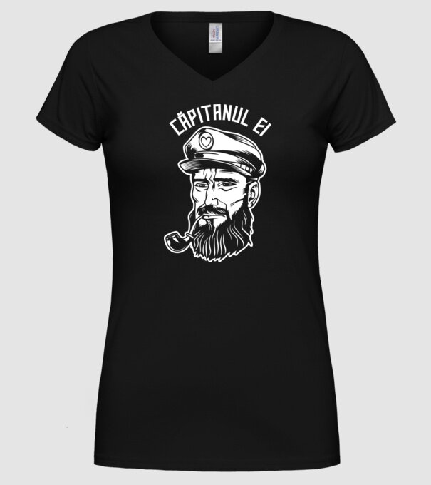 Căpitanul ei model negru pe tricou