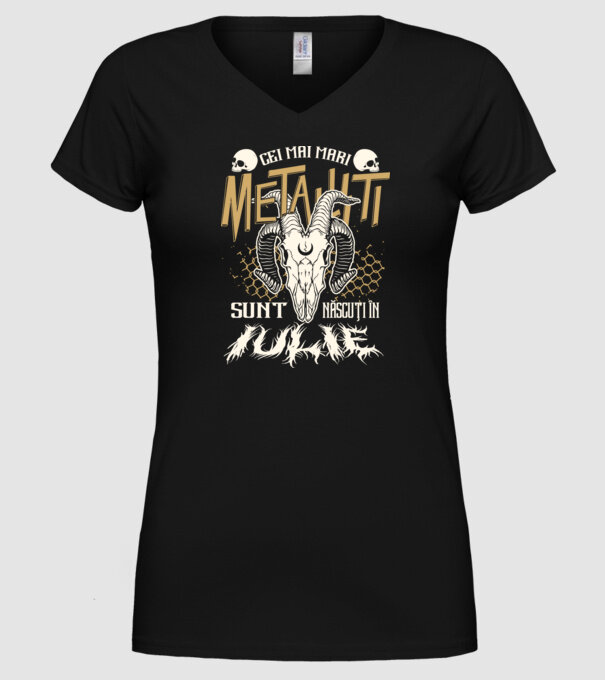 Cei mai mari metaliști sunt născuți în iulie. model negru pe tricou