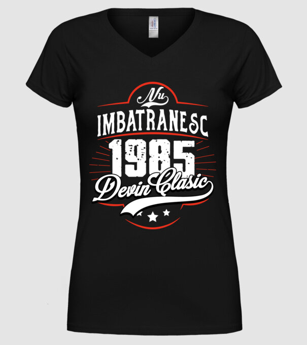 Devin Clasic - 1985 model negru pe tricou