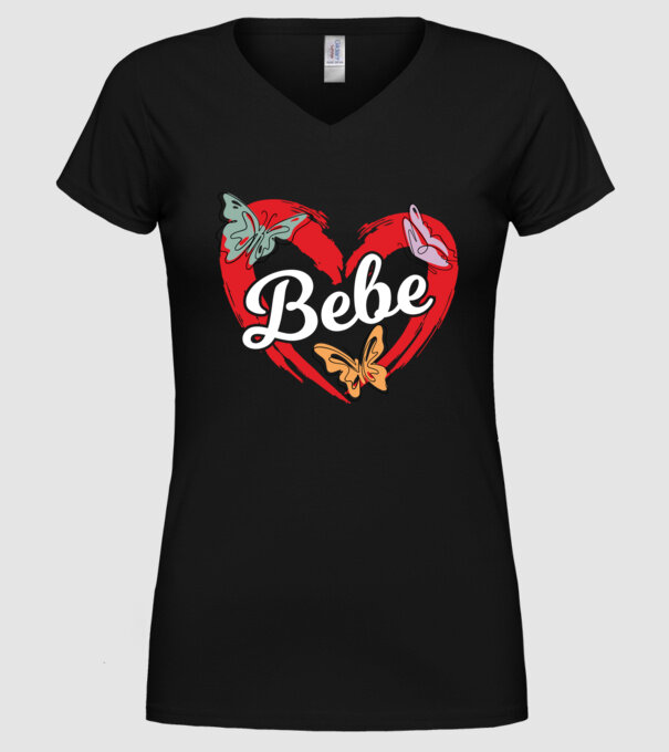 Bebe model negru pe tricou
