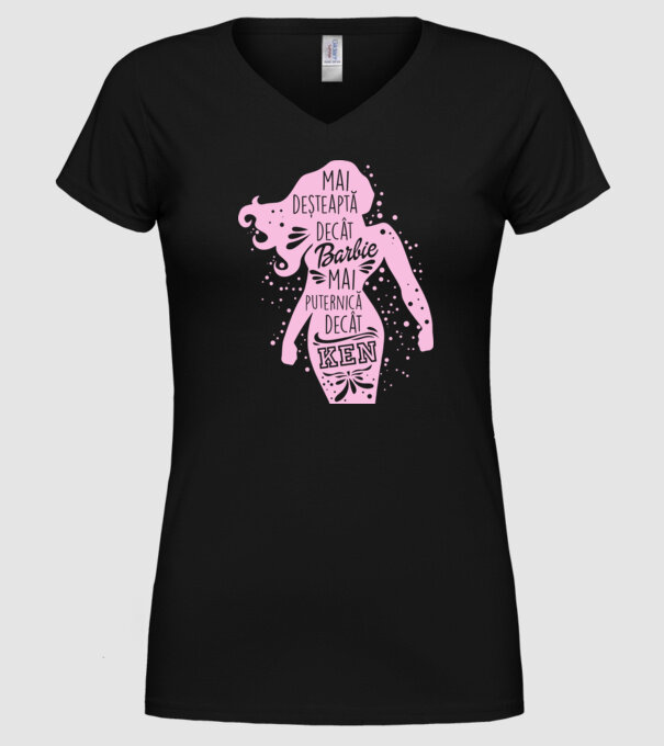 Mai deșteaptă decât Barbie, mai puternică decât Ken model negru pe tricou