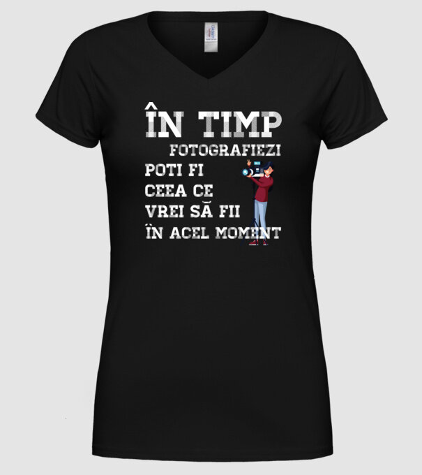în timp ce fotografiezi poți fi ceea ce vrei să fii - în acel moment model negru pe tricou