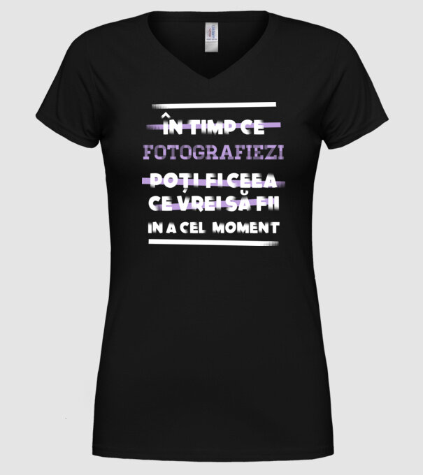 în timp ce fotografiezi poți fi ceea ce vrei să fii - în acel moment model negru pe tricou