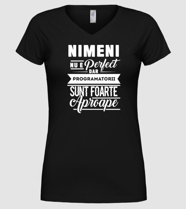 Nimeni nu e perfect, dar programatorii sunt foarte aproape model negru pe tricou