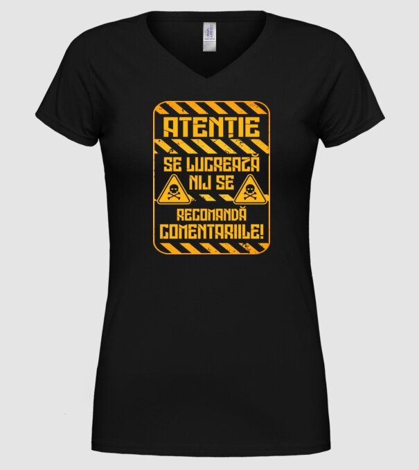 Nu se recomandă comentariile model negru pe tricou