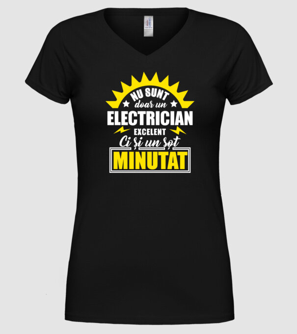 Nu sunt doar un electrician excelent, ci și un soț minunat! model negru pe tricou