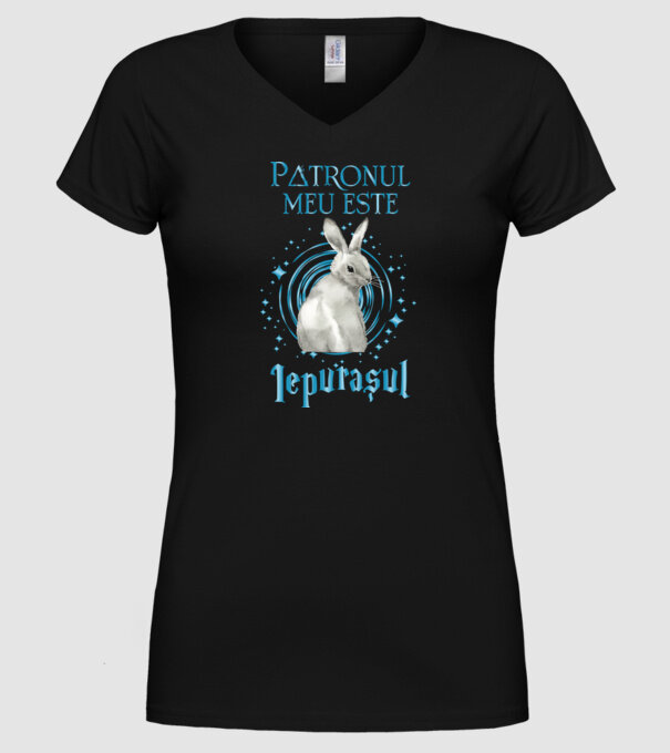 Patronul meu este IEPURAȘUL model negru pe tricou