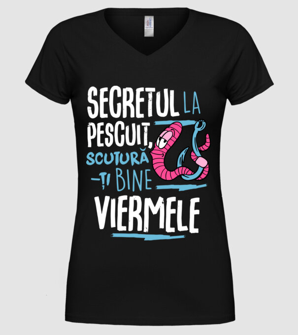 Secretul la pescuit scutură-ți bine viermele model negru pe tricou