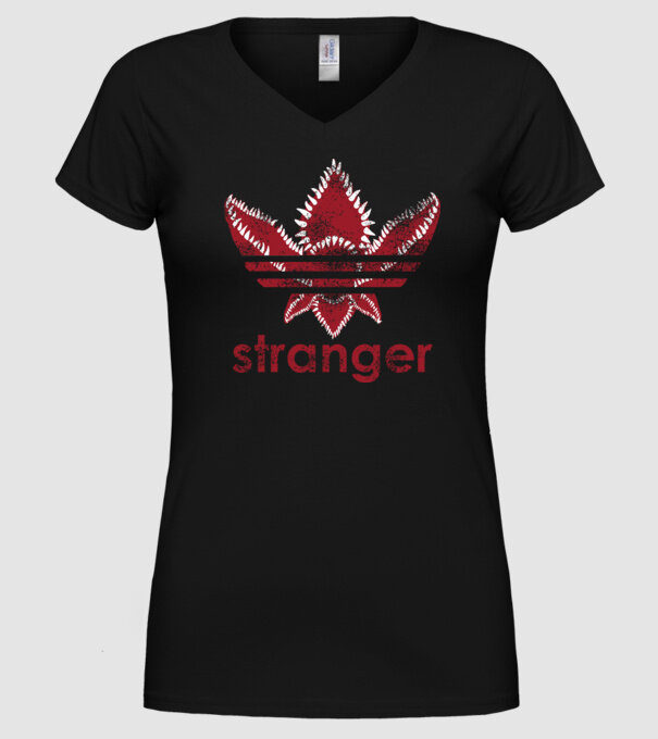 stranger things logo model negru pe tricou