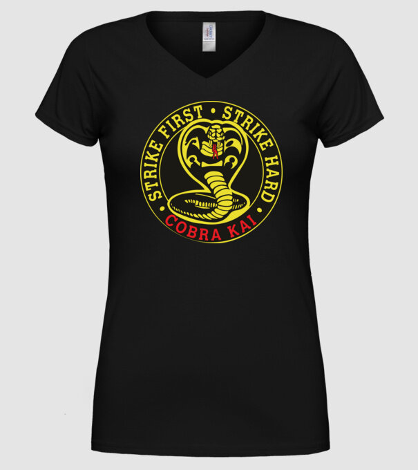Strike first strike hard logo model negru pe tricou