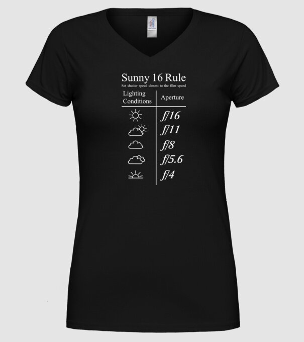 Sunny 16 Rule model negru pe tricou