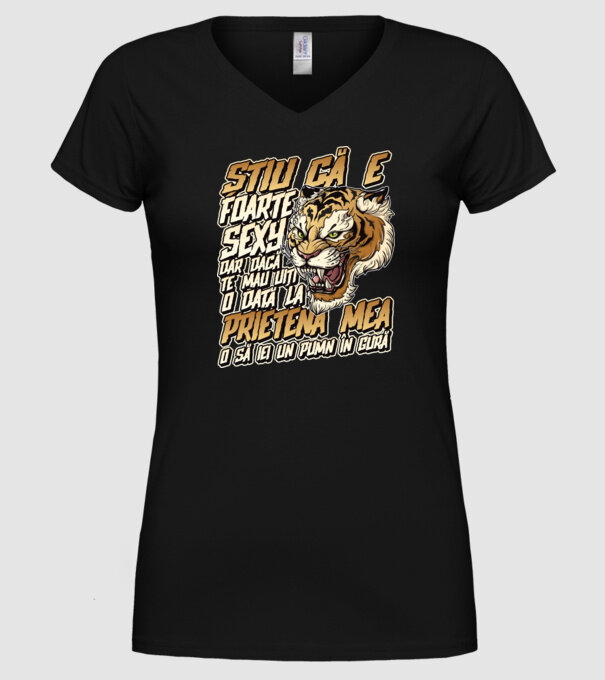 Știu că e foarte sexy, dar dacă te mai uiți o dată la prietena mea, o să iei un pumn în gură model negru pe tricou