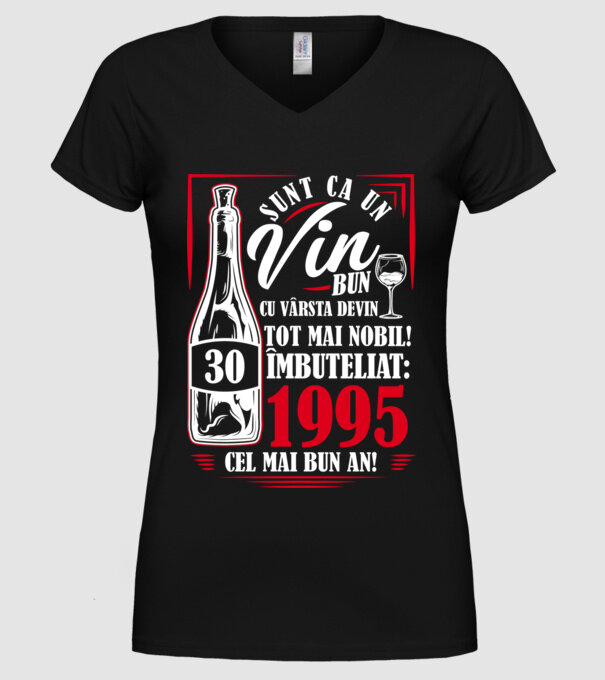 Un Vin Bun 1995 - Negru model negru pe tricou