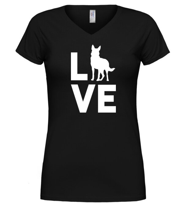  model  pe tricou