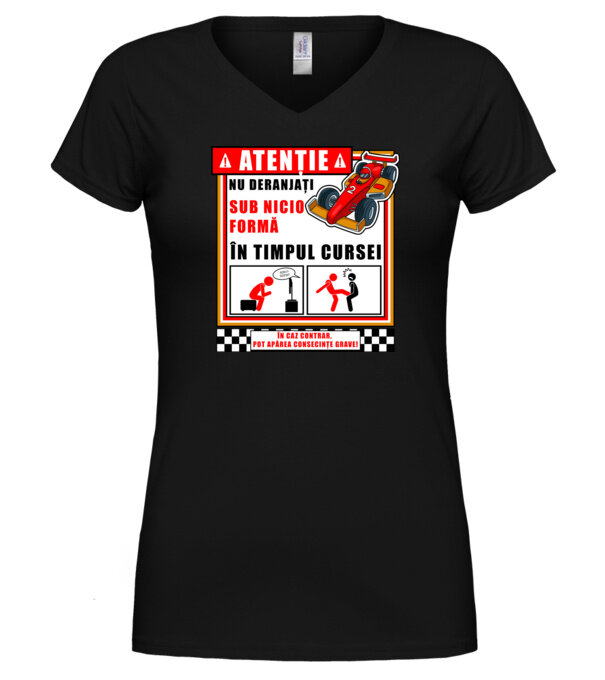  model  pe tricou