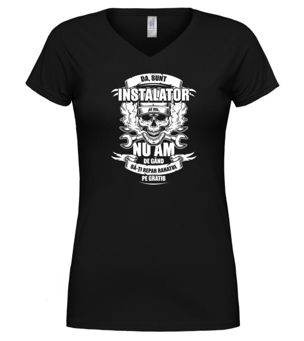  model  pe tricou