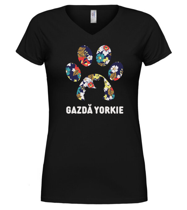 model  pe tricou