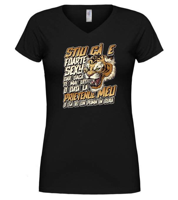  model  pe tricou