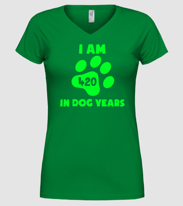 Dog Year - 420 model verde pe tricou