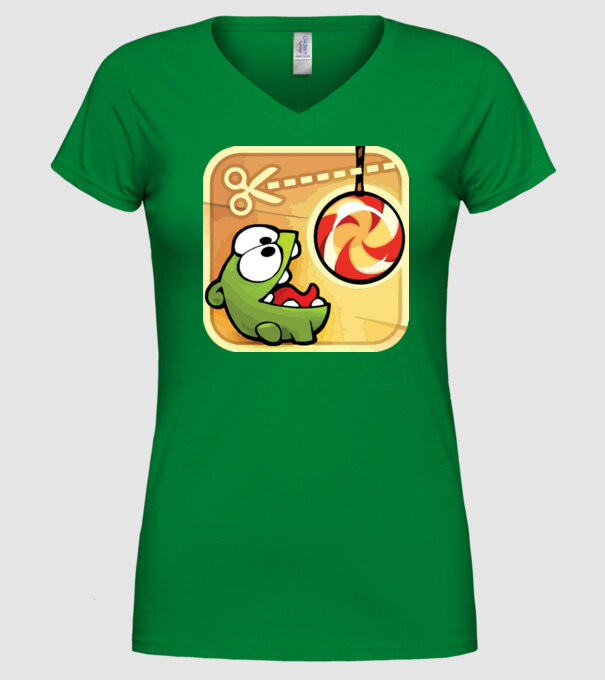 model verde pe tricou