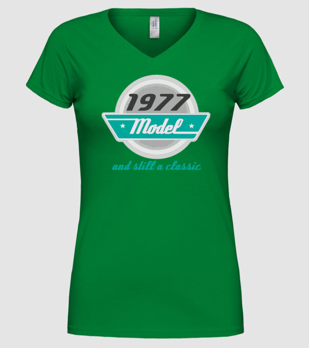 Model and still a classic - 1977 model verde pe tricou