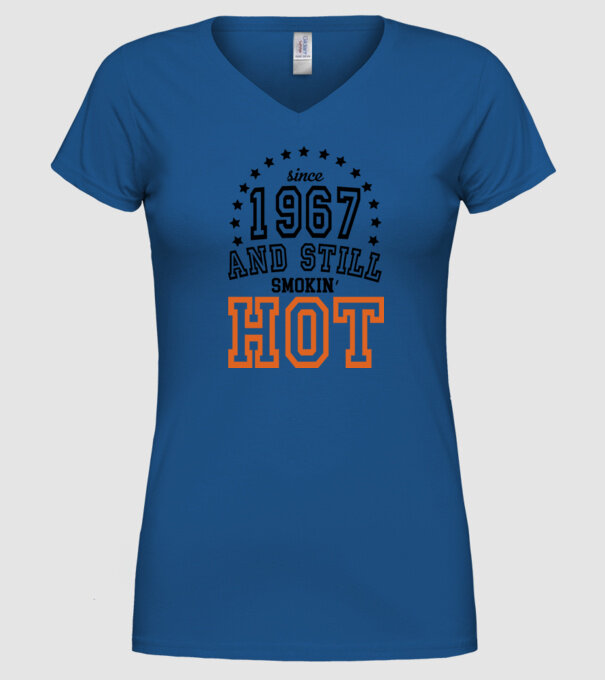 'Since and still smokin'' hot - 1967' model albastru regal pe tricou