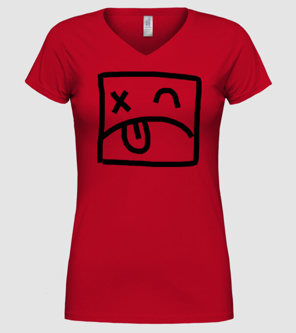 model roșu pe tricou